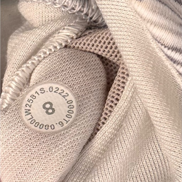 Lululemon Energy Sports Bra size 8 - Picture 6 of 6